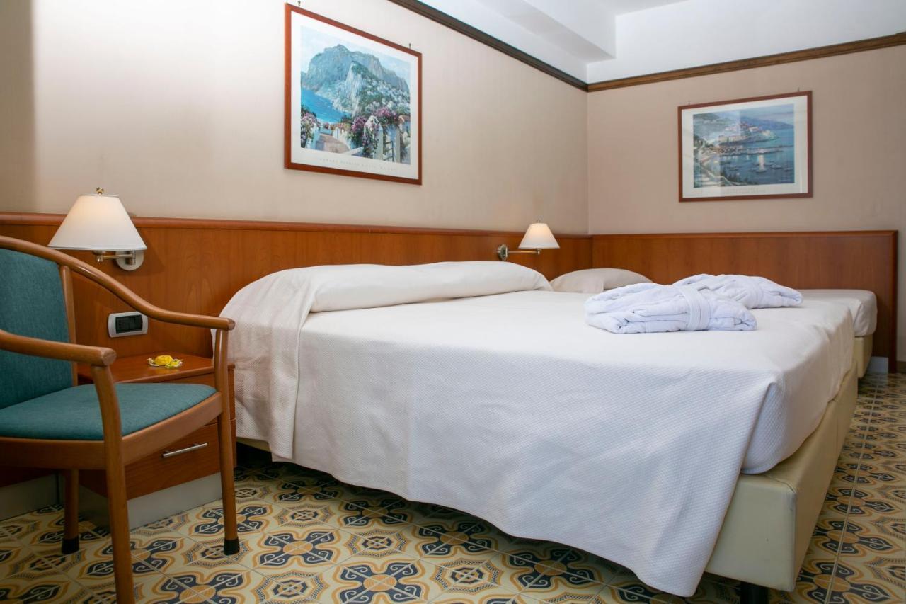 Hotel Pietra Di Luna Майори Екстериор снимка
