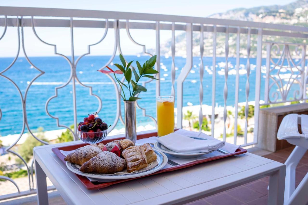Hotel Pietra Di Luna Майори Екстериор снимка