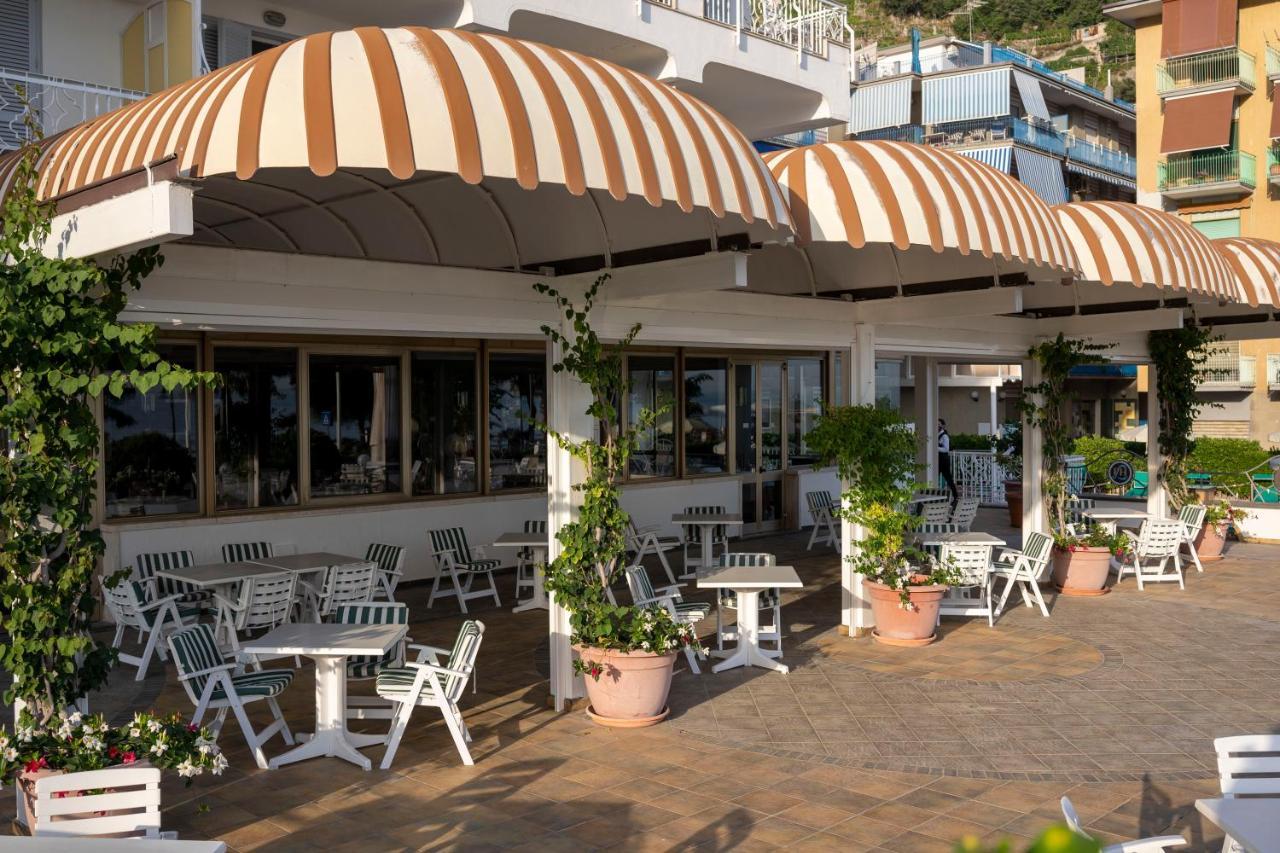 Hotel Pietra Di Luna Майори Екстериор снимка