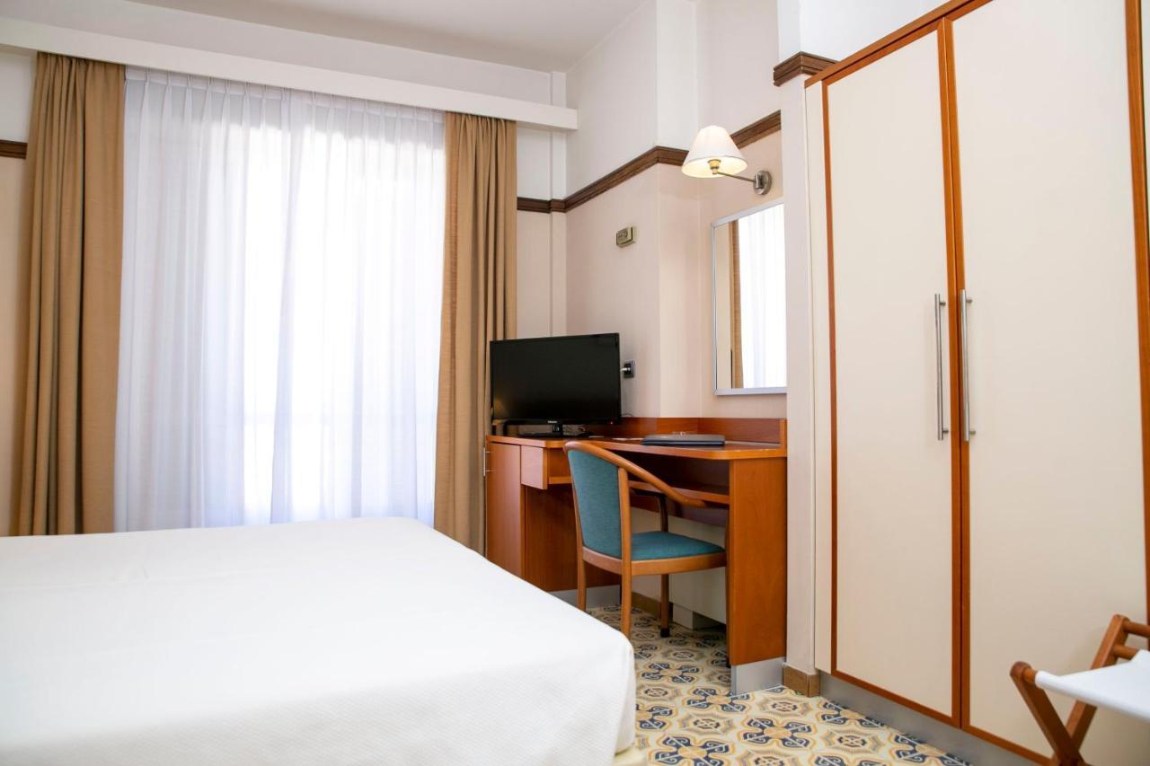 Hotel Pietra Di Luna Майори Екстериор снимка