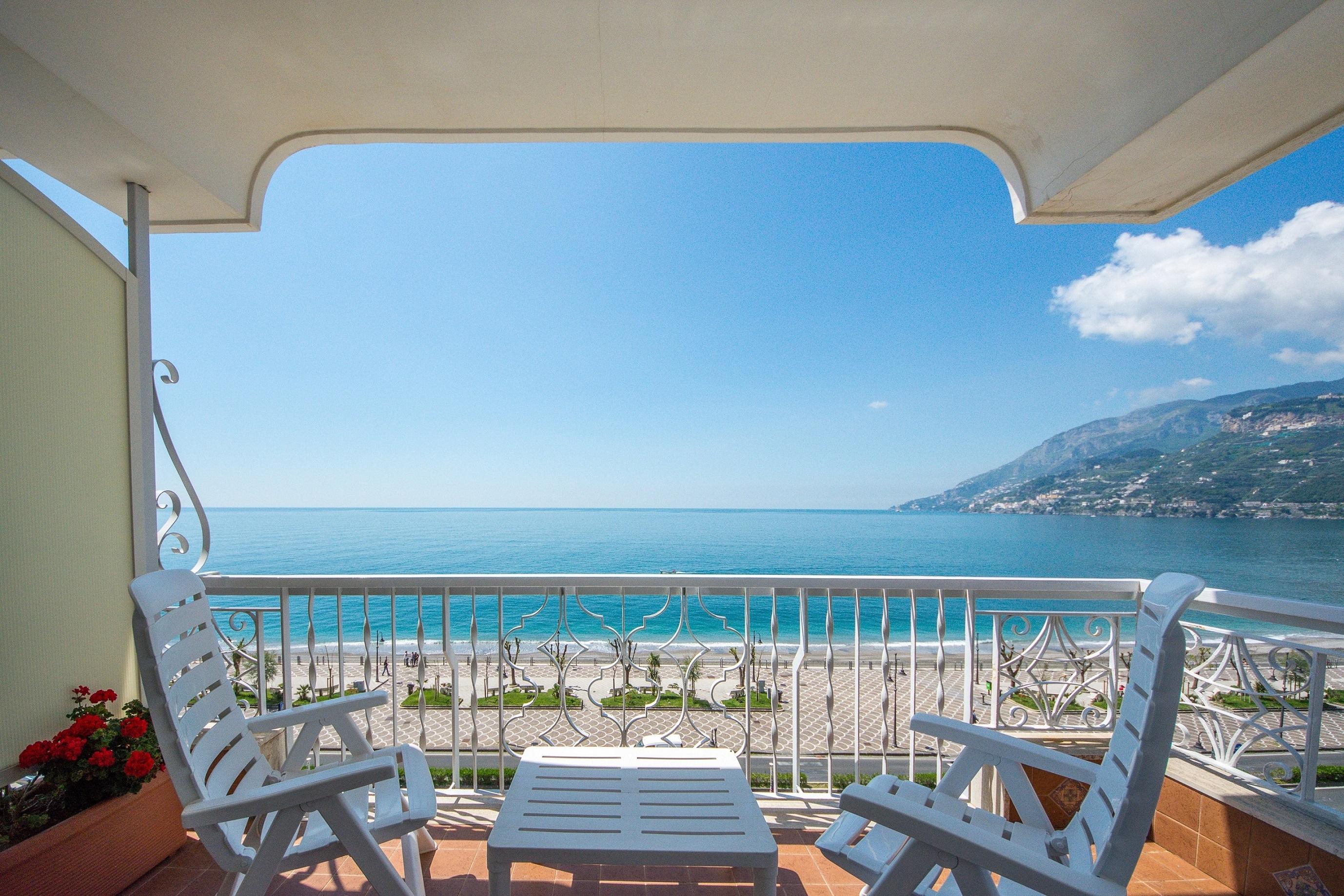 Hotel Pietra Di Luna Майори Екстериор снимка