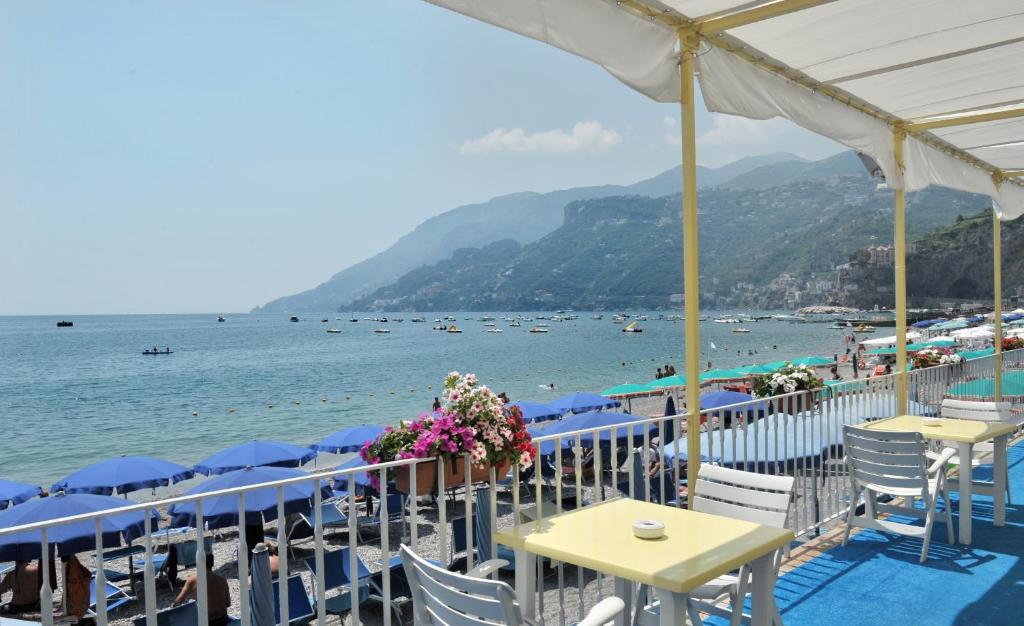 Hotel Pietra Di Luna Майори Екстериор снимка