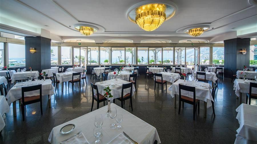 Hotel Pietra Di Luna Майори Екстериор снимка
